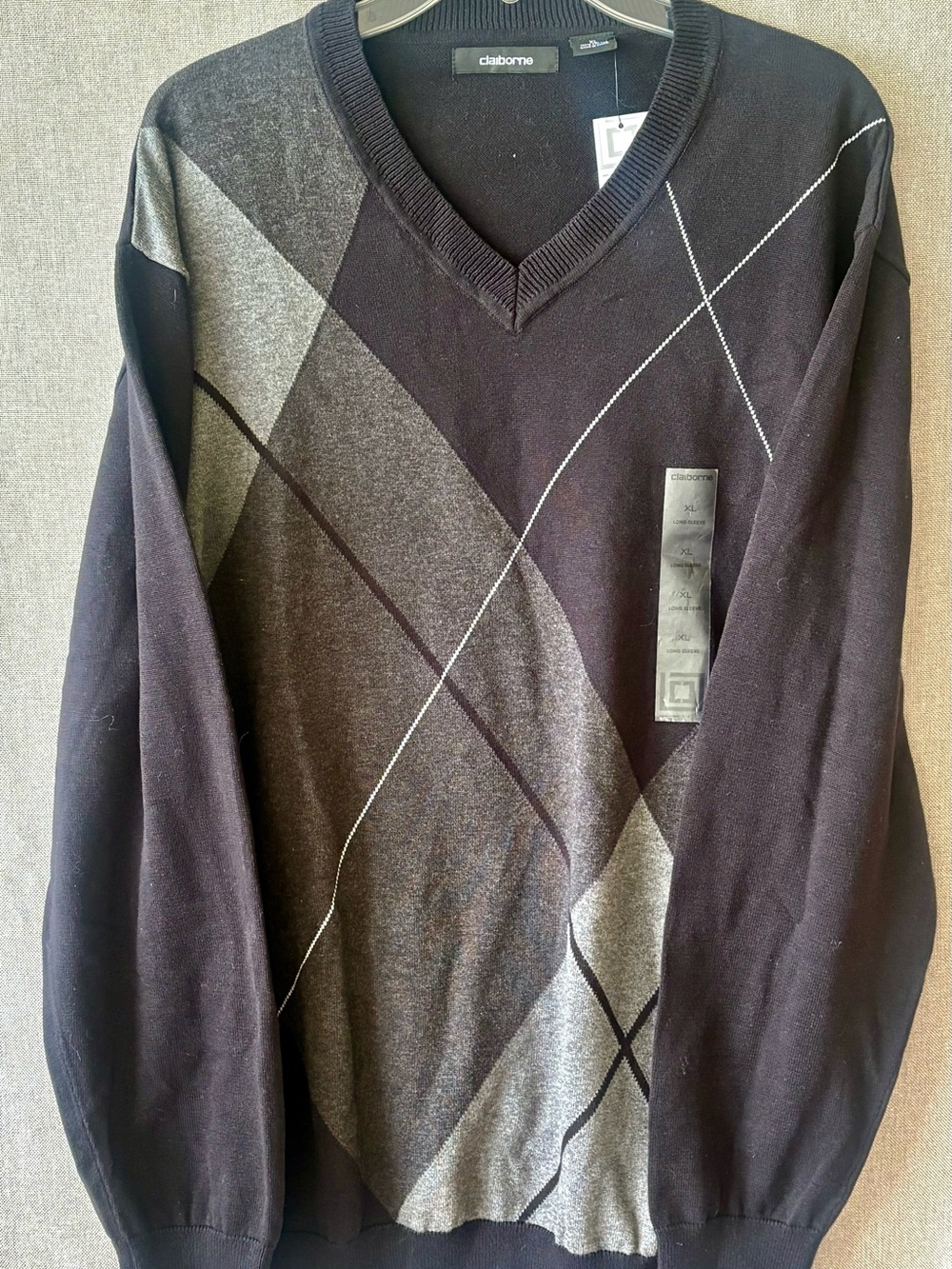 Claiborne Men's Black and Gray Argyle V-Neck Pullover 100% cotton